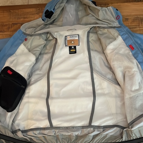 BURTON women’s snowboard jacket, Size Medium - Picture 9 of 13